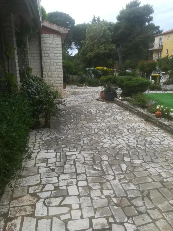 Villa Edward Premantura Exteriér fotografie